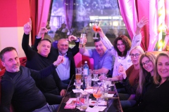 13-gruppenevent-live-dinner-show-unterm-fernsehturm-knutschfleck-berlin-2026
