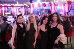 52-Knutschfleck-Variete-und-show-erlebnis-Restaurant-am-Alexanderplatz-Berlin-2026