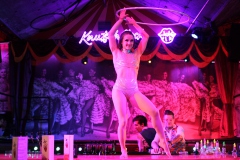 Beste-Idee-fuer-Eventlocation-mieten-in-Berlin-Dinner-Show-Bar-in-Berlin-Knutschfleck-Variete-Erlebnisrestaurant-Super-Club-am-Alexanderplatz-Fernsehturm-fuer-Gruppen