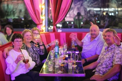 Geheimtip-in-Berlin-Knutschfleck-Bar-Variete-Erlebnisrestaurant-Club-am-Alexanderplatz-unterm-Fernsehturm-2026
