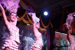 angesagte-Eventlocation-in-berlin-Dinner-Show-Bar-Knutschfleck-Variete-Erlebnisrestaurant-Super-Club-am-Alexanderplatz-Fernsehturm-fuer-Gruppen