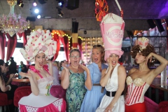 Teamevent-Idee-Brunch-Berlin-Knutschfleck-Dinner-Show-Erlebnis-Restaurant-Variete-und-Super-Club-im-Fernsehturm-Berlin-Alexanderplatz