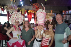 bester-Familien-Brunch-Berlin-Knutschfleck-Dinner-Show-Erlebnis-Restaurant-Variete-und-Super-Club-im-Fernsehturm-Berlin-Alexanderplatz