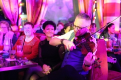 Knutschfleck-Dinner-Show-und-Erlebnisrestaurant-Berlin-Fernsehturm-Alexanderplatz-64