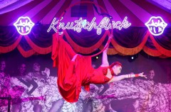 Top-Ten-Eventlocation-fuer-Gruppen-Veranstaltungs-Idee-Knutschfleck-Show-und-Party-Bar-und-Dinner-Show-Restaurant-und-Super-Club-Berlin-Fernsehturm-am-Alexanderplatz-2026
