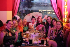 angesagte-Weihnachtsfeier-fuer-Gruppen-im-Knutschfleck-Show-und-Party-Bar-und-Dinner-Show-Restaurant-und-Super-Club-Berlin-Fernsehturm-amAlexanderplatz-2026