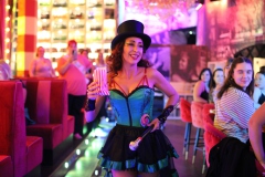 beste-Idee-fuer-Gruppen-in-Berlin-Knutschfleck-Show-und-Party-Bar-und-Dinner-Show-Restaurant-und-Super-Club-Berlin-Fernsehturm-amAlexanderplatz-2026