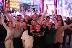 top-Gruppenveranstaltung-ab-50-Personen-beste-Idee-Knutschfleck-Show-und-Party-Bar-und-Dinner-Show-Restaurant-und-Super-Club-Berlin-Fernsehturm-am-Alexanderplatz-2026