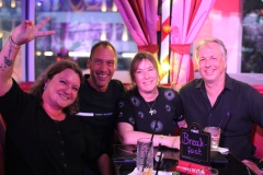 top-unterhaltung-fuer-Gruppen-im-Knutschfleck-Show-und-Party-Bar-und-Dinner-Show-Restaurant-und-Super-Club-Berlin-Fernsehturm-am-Alexanderplatz-2026