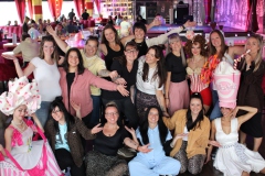 bester-weihnachtsfeier-und-Gruppen-Idee-Brunch-Berlin-Knutschfleck-Dinner-Show-Erlebnis-Restaurant-Variete-und-Super-Club-im-Fernsehturm-Berlin-Alexanderplatz