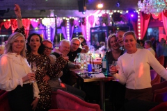 Wilde-Matilde-Variete-Show-Bar-Cafe-Deutsches-Restaurant-Fruehstuecks-Lokal-Nikolaiviertel-Berlin-43