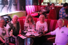 Wilde-Matilde-Variete-Show-Bar-Cafe-Deutsches-Restaurant-Fruehstuecks-Lokal-Nikolaiviertel-Berlin-72