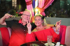 Beste-Idee-fuer-deinen-ultimativen-Event-Abend-Dinner-Show-Bar-in-Berlin-Knutschfleck-Variete-Erlebnisrestaurant-Super-Club-am-Alexanderplatz-Fernsehturm-fuer-Gruppen