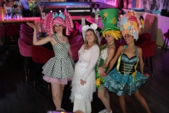 Junggesellenabschied-Brunch-Idee-Berlin-Knutschfleck-Dinner-Show-Erlebnis-Restaurant-Variete-und-Super-Club-im-Fernsehturm-Berlin-Alexanderplatz