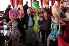 ultimativer-Brunch-Berlin-Knutschfleck-Dinner-Show-Erlebnis-Restaurant-Variete-und-Super-Club-im-Fernsehturm-Berlin-Alexanderplatz