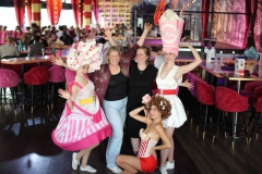 weihnachtsfeier-und-Gruppen-Idee-Brunch-Berlin-Knutschfleck-Dinner-Show-Erlebnis-Restaurant-Variete-und-Super-Club-im-Fernsehturm-Berlin-Alexanderplatz