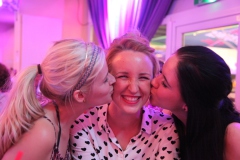 beste-Bilder-Junggesellenabschied-Berlin-Knutschfleck-Party-Bar-und-Erlebnis-Restaurant-mit-Entertainment-am-Alexanderplatz