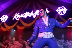 beste-Idee-fuer-deinen-unvergeslichen-JGA-in-Berlin-Erlebnis-Bar-Eventlocation-und-Variete-Dinner-Show-Restaurant-Knutschfleck-Alexanderplatz-2026