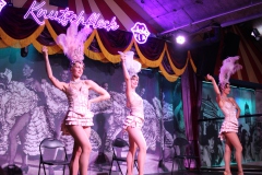 Beste-Idee-fuer-Eventlocation-mieten-in-Berlin-Dinner-Show-Bar-in-Berlin-Knutschfleck-Variete-Erlebnisrestaurant-Super-Club-am-Alexanderplatz-Fernsehturm-fuer-Gruppen