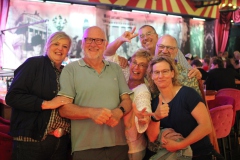 Best-Restaurant-mit-Live-Music-and-Super-Club-und-Party-Knutschfleck-Show-DInner-und-Party-Restaurant-Berlin-am-Alexanderplatz-Fernsehturm-2026