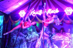 beste-Abend-Idee-fuer-Freitag-Abend-in-Berlin-Erlebnis-Bar-Eventlocation-und-Variete-Restaurant-Knutschfleck-im-Fernsehturm-am-Alexanderplatz-2026