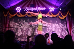 Beste-Idee-fuer-deinen-Betriebsausflug-in-Berlin-Variete-Show-Dinner-und-Party-Bar-Knutschfleck-Erlebnisrestaurant-Alexanderplatz-2026-000