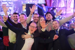 Bestes-Event-in-Berlin-Variete-Knutschfleck-Show-Dinner-und-Party-Bar-Erlebnisrestaurant-Alexanderplatz-2026-17