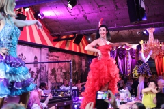 Bestes-Event-in-Berlin-Variete-Show-Dinner-und-Party-Bar-Knutschfleck-Erlebnisrestaurant-Alexanderplatz-2026-11