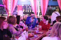 Knutschfleck-Dinner-Show-Theater-Berlin-Erlebnisrestaurant-im-Fernsehturm-3