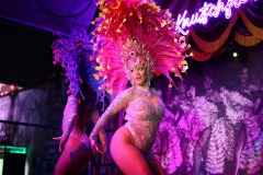 Beste-Geburtstag-Idee-Berlin-Party-Bar-und-Erlebnisrestaurant-Knutschfleck-am-Alexanderplatz