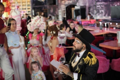Entertainment-Brunch-Berlin-Knutschfleck-Dinner-Show-Erlebnis-Restaurant-Variete-und-Super-Club-im-Fernsehturm-Berlin-Alexanderplatz