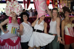 Familien-Brunch-Berlin-Knutschfleck-Dinner-Show-Erlebnis-Restaurant-Variete-und-Super-Club-im-Fernsehturm-Berlin-Alexanderplatz