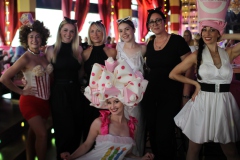 Teamevent-Idee-Brunch-Berlin-Knutschfleck-Dinner-Show-Erlebnis-Restaurant-Variete-und-Super-Club-im-Fernsehturm-Berlin-Alexanderplatz