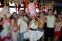 beste-idee-fuer-deinen-Geburtstag-Brunch-Berlin-Knutschfleck-Dinner-Show-Erlebnis-Restaurant-Variete-und-Super-Club-im-Fernsehturm-Berlin-Alexanderplatz
