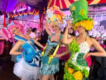 bestes-Erlebnis-in-Berlin-Brunch-Berlin-Knutschfleck-Dinner-Show-Erlebnis-Restaurant-Variete-und-Super-Club-im-Fernsehturm-Berlin-Alexanderplatz