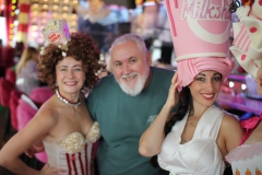 top-Familien-Brunch-Berlin-Knutschfleck-Dinner-Show-Erlebnis-Restaurant-Variete-und-Super-Club-im-Fernsehturm-Berlin-Alexanderplatz