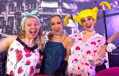 ultimativer-Brunch-Berlin-Knutschfleck-Dinner-Show-Erlebnis-Restaurant-Variete-und-Super-Club-im-Fernsehturm-Berlin-Alexanderplatz