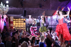 Best-Restaurant-mit-Live-Music-and-Super-Club-und-Party-Knutschfleck-Show-DInner-und-Party-Restaurant-Berlin-am-Alexanderplatz-Fernsehturm-2026