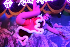 Beste-Idee-fuer-deinen-ultimativen-Junggesellenabschied-Dinner-Show-Bar-in-Berlin-Knutschfleck-Variete-Erlebnisrestaurant-Super-Club-am-Alexanderplatz-Fernsehturm-fuer-Gruppen