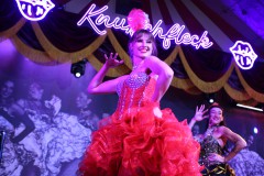 angesagte-Eventlocation-in-berlin-Dinner-Show-Bar-Knutschfleck-Variete-Erlebnisrestaurant-Super-Club-am-Alexanderplatz-Fernsehturm-fuer-Gruppen