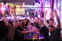 Knutschfleck-Familienfeier-Live-Variete-Show-alle-Generationen3
