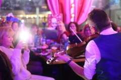 beste-Eventlocation-Berlin-Knutschfleck-Show-Theater-Variete-Bar-Erlebnisrestaurant-im-Fernsehturm-am-Alexanderplatz-45