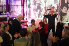 beste-Eventlocation-Berlin-Knutschfleck-Show-Theater-Variete-Bar-Erlebnisrestaurant-im-Fernsehturm-am-Alexanderplatz-70