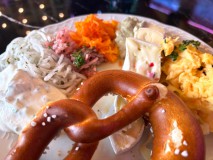 Berlin-Brunch-im-Knutschfleck-Erlebnis-Restaurant-und-Variete-im-Fernsehturm-Berlin-8