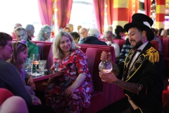 Bester-Berlin-Brunch-Knutschfleck-Event-Restaurant-Show-Bar-Fruehstueck-Alexanderplatz-Berlin-Geschenk-Idee-0