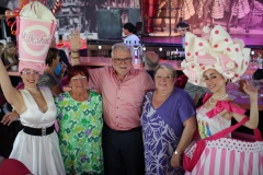 top-Brunch-Berlin-Knutschfleck-Dinner-Show-Erlebnis-Restaurant-Variete-und-Super-Club-im-Fernsehturm-Berlin-Alexanderplatz-auch-fuer-Kinder