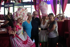 ultimativer-Brunch-Berlin-Knutschfleck-Dinner-Show-Erlebnis-Restaurant-Variete-und-Super-Club-im-Fernsehturm-Berlin-Alexanderplatz