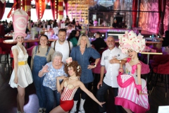 Berlin-s-bester-Brunch-fuer-Gruppen-und-Weihnachtsfeiern-im-Knutschfleck-Variete-im-Fernsehturm-am-Alexanderplatz