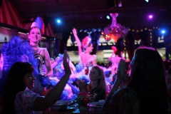 beste-Idee-fuer-deine-Reisegruppe-Knutschfleck-Eventlocation-Variete-Dinner-Show-und-Party-Bar-Erlebnis-Restaurant-Super-Club-Berlin-im-Fernsehturm-Alexanderplatz