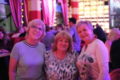 Knutschfleck-Variete-Erlebnis-Restaurant-und-Show-Bar-Eventlocation-Alexanderplatz-Berlin-2